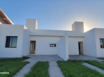 Casa · 72m² · 3 Ambientes · 1 Cochera · Duplex en Venta en Docta 2 Dorm.