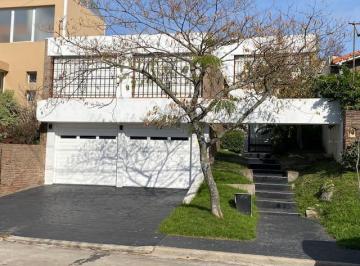 Casa · 190m² · 4 Ambientes · 2 Cocheras · Casa en Mar del Plata