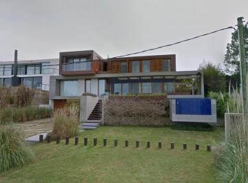 Casa · 543m² · 6 Ambientes · 2 Cocheras · Alquiler: Casa en El Chorro con Pileta y Vista Al Mar - Tm