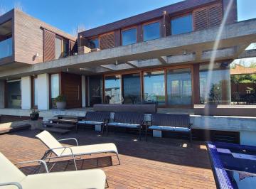 Casa · 543m² · 6 Ambientes · 2 Cocheras · Casa en Alquiler en El Chorro con Pileta y Vista Al Mar - Tm