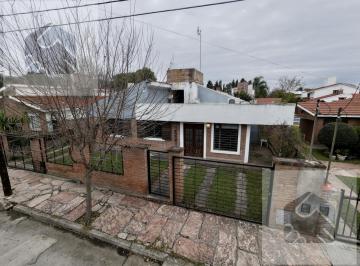 Casa · 195m² · 8 Ambientes · 1 Cochera · Casa en Venta, 3 Dorm., Barrio Santa Rita, Villa Carlos Paz.
