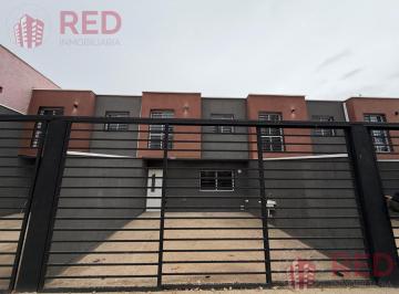 PH · 80m² · 3 Ambientes · PH en Plottier