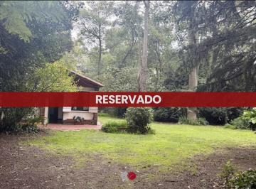 Casa · 381m² · 2 Ambientes · 1 Cochera · Casa en Las Dalias