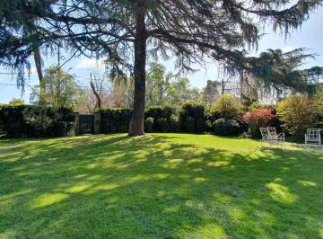 Casa · 304m² · 5 Ambientes · 2 Cocheras · Venta Casa Hurlingham 4 Dorm Jardin Barrio Inglés