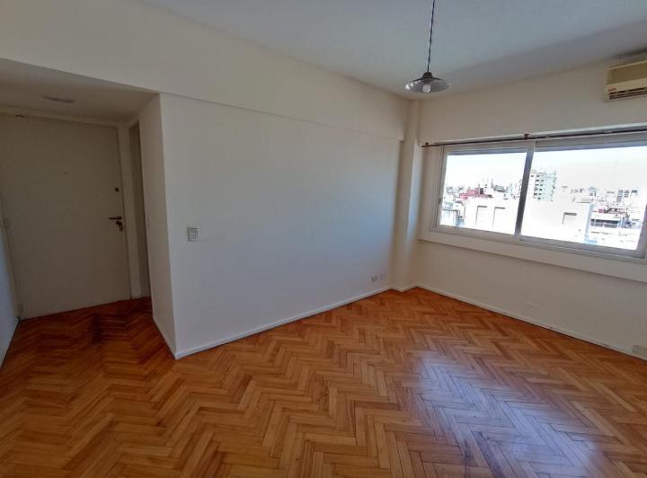 Alquiler - Hermoso Dos Ambientes en Villa Crespo - Vista Muy Amplia con Balcon