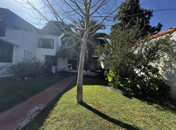 Casa · 320m² · 4 Ambientes · Casa en Bella Vista
