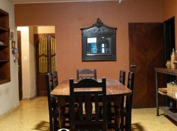 Casa · 260m² · 7 Ambientes · Venta de Casa en Salta, Zona Alto Noa Shopping