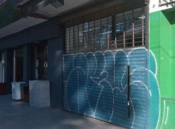 Local comercial · 331m² · Local en Venta en Liniers 424 m² con Renta - 2 Locales