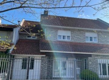 Casa · 270m² · 6 Ambientes · 2 Cocheras · Casa en Alquiler 24 Meses Los Troncos