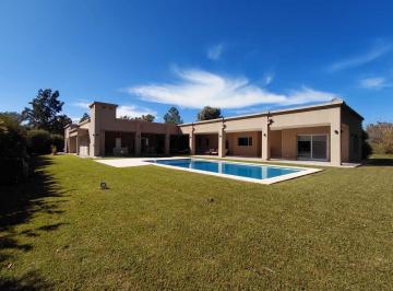Casa · 497m² · 10 Ambientes · 2 Cocheras · Exclusiva Casa en Venta - Las Casuarinas del Pilar
