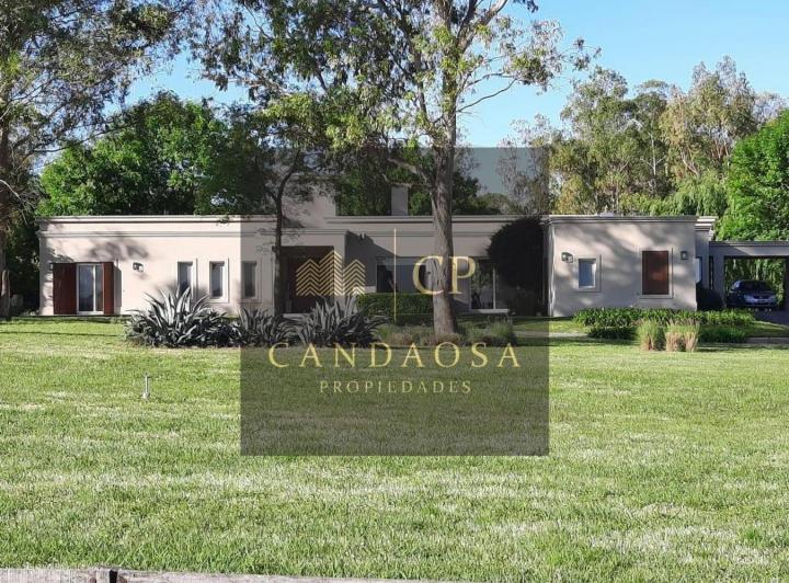 Casa · 450m² · 6 Ambientes