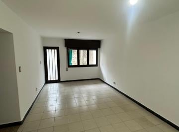 Departamento · 60m² · 3 Ambientes · Amplio Departamento de 2 Dorm.