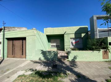 Casa de 5 ambientes, Bahía Blanca · Casa + Departamento en Venta, Entre Rios 740
