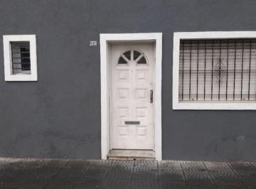 PH de 2 ambientes, Avellaneda · PH de 2 Ambientes Al Frente, Entrada Independiente.