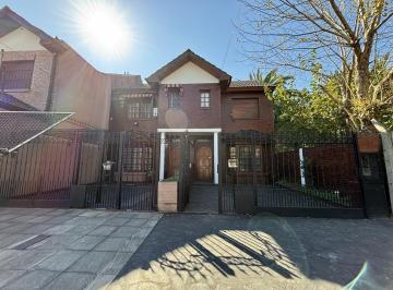Casa · 70m² · 3 Ambientes · 1 Cochera · Venta de Dx 3amb, Ituzaingo Norte