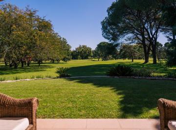 Casa · 950m² · 6 Ambientes · 6 Cocheras · Residencia en Venta de 950 m² en Olivos