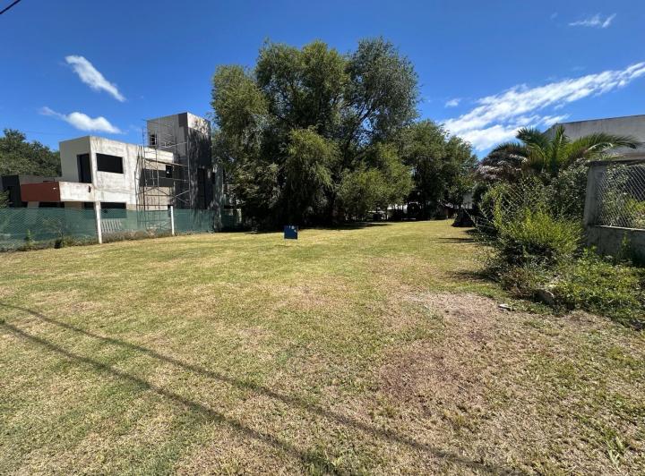 Terreno · 700m²