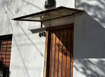 Casa · 45m² · 2 Ambientes · Casa de 1 Dormitorio en Planta Alta, con Patio