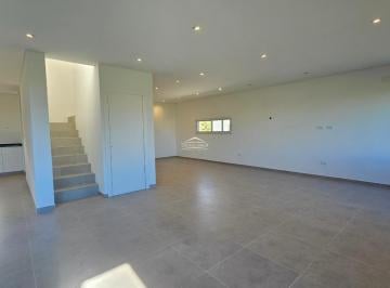 Casa · 188m² · 5 Ambientes · 2 Cocheras · Casa en Venta 5 Ambientes en Santa Lucía, Pilar del Este