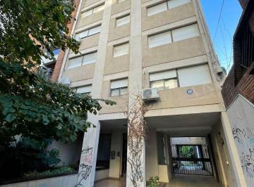 Departamento de 1 ambiente, La Plata · Monoambiente Muy Luminoso con Cochera Descubierta