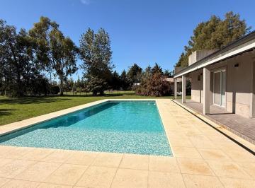Casa · 186m² · 4 Ambientes · Descubre La Casa Quinta de Tus Sueños en Laguna! Apta Crédito Hipotecario!