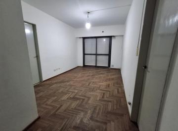 Departamento · 45m² · 2 Ambientes · Departamento de un Dormitorio con Balcón en Alquiler en Pte Roca Al 100 en Rosario
