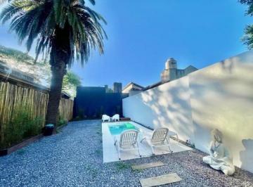 Casa · 220m² · 5 Ambientes · 1 Cochera · Casa en Venta en Tigre, G. B. a. Zona Norte