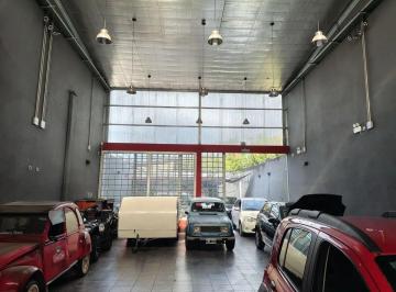 Local comercial · 232m² · 4 Ambientes · 15 Cocheras · Local en La Plata