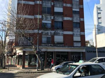 Departamento · 57m² · 3 Ambientes · Departamento de 3 Ambientes en Alquiler en Plaza Rocha E/ 60 y Dg 78