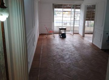 Departamento de 4 ambientes, Parque Patricios · Semipiso 4 Ambientes 100 M/ Balcon - Frente