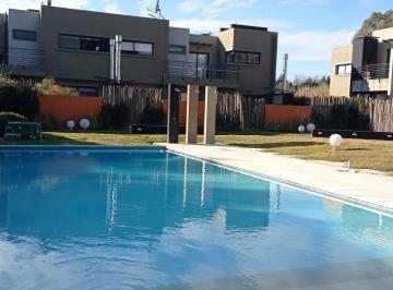 Departamento · 67m² · 3 Ambientes · 2 Cocheras · Departamento Tipo Casa en Alquiler. Complejo Las Cavas. Canning