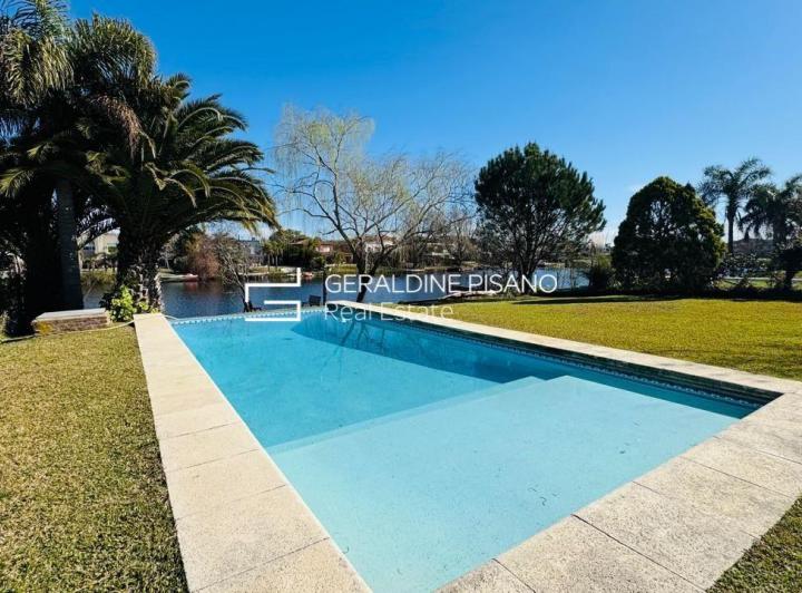 Casa · 260m² · 4 Ambientes