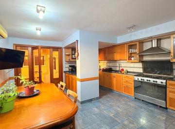 Departamento · 170m² · 4 Ambientes · Departamento de Cuatro Ambientes en Venta en Avellaneda