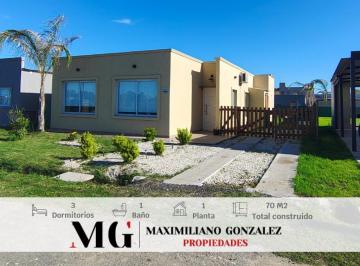 Casa · 70m² · 4 Ambientes · 1 Cochera · Casa Venta - Laguna Azul