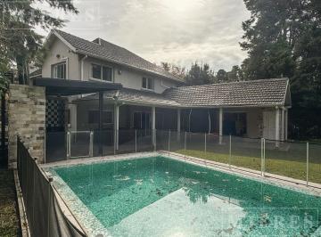 Casa · 275m² · 8 Ambientes · Casa en Venta en Highland Park