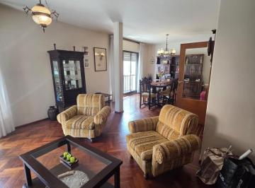 Casa · 204m² · 9 Ambientes · 1 Cochera · Casa en Nueva Cordoba