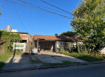 Casa de 6 ambientes, Ituzaingó · Chalet a Mejorar y Depto. a Terminar