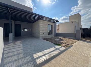 Casa · 109m² · 2 Ambientes · 1 Cochera · Dúplex en Venta 2 Dorm en San Ignacio Village