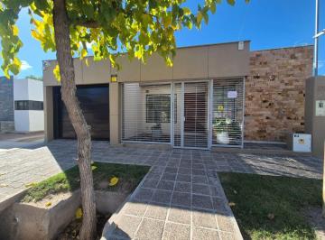 Casa de 6 ambientes, General San Martín · Barrio El Trébol Construida en Tipología Casaforma