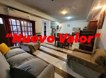 Casa de 5 ambientes, Parque Chacabuco · Hermosa Casa de 6 Amb C/ Cochera y Local en Via Pública. Dormitorio en Suite. 3 Baños. Patio. Tza