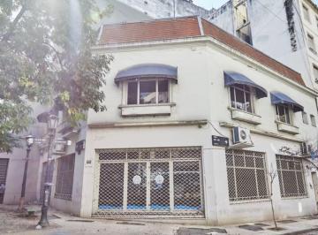 Local comercial · 488m² · 1 Cochera · Local en Alquiler Esquina Chile y Perú