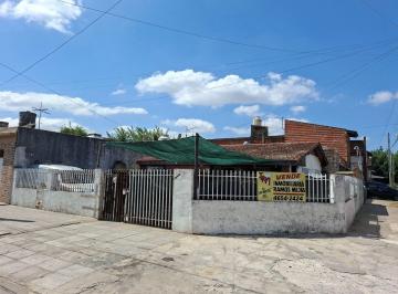 Casa de 3 ambientes, La Matanza · Casa 3 Amb. Lote Propio, Gran Patio Al Fte. Gje Para Varios Autos