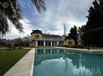 Casa · 374m² · 6 Ambientes · 1 Cochera · Venta Casa de 6 Ambientes con Cochera, Galería y Piscina en Haras del Sur I - La Plata