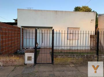 Casa · 117m² · 5 Ambientes · Casas en Venta - 3 Dorm. 2 Baños - 350 m² - San Carlos