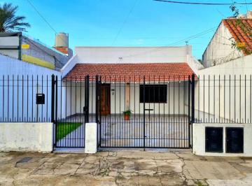 PH de 4 ambientes, Lanús · Hermoso PH en Alquiler!