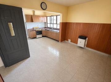 Casa · 170m² · 4 Ambientes · 2 Cocheras · Casa en Alquiler Barrio Crisol 3 Dorm.