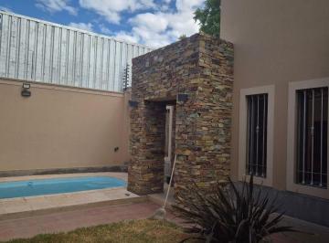 Casa de 6 ambientes, General San Martín · Venta Barrio 2do Cec