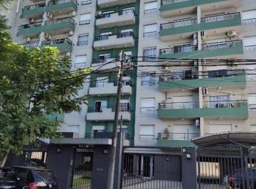Departamento de 2 ambientes, Morón · Excelente Departamento de 2 Amb. Al Frente, a 2 Cuadras de La Estacion.