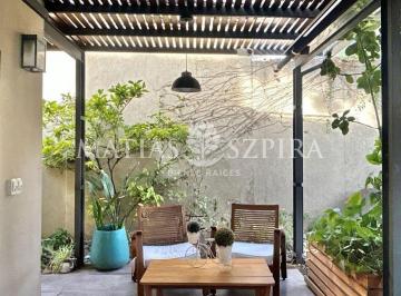 Casa · 280m² · 5 Ambientes · 2 Cocheras · Casa 5 Ambientes. | Crisólogo Larralde 1956