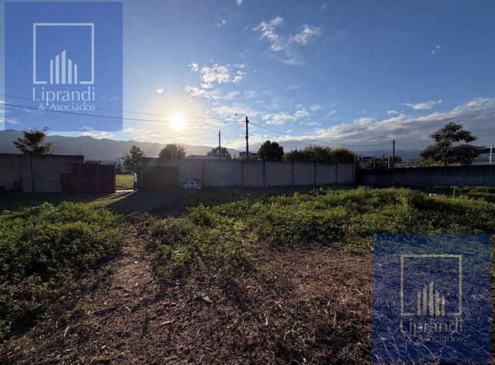 Terreno · 600m²